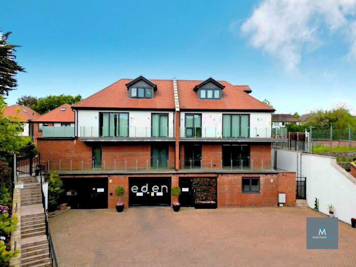 2 Bedroom Apartment To Rent In Eden Lodges, Chigwell, Essex, IG7