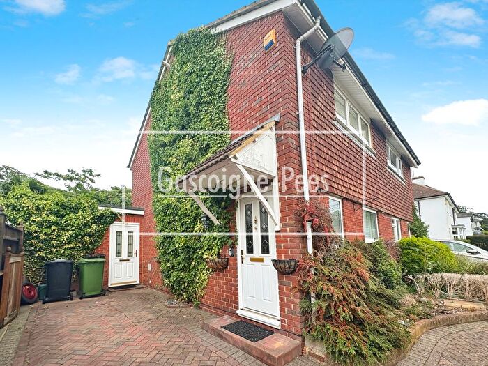 2 Bedroom Property To Rent In St. Johns Road, Leatherhead, KT22