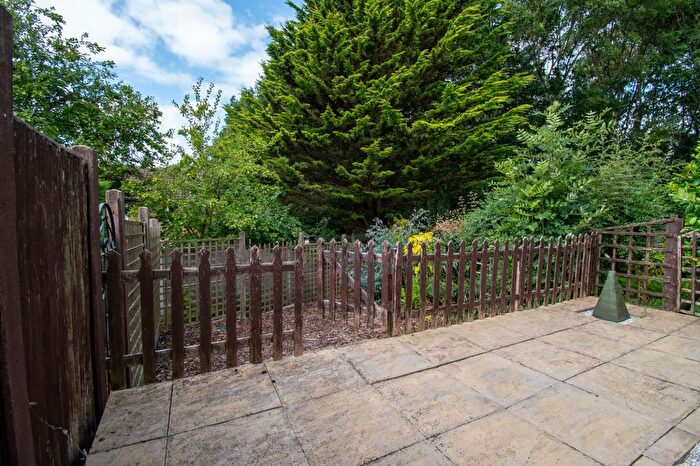 2 Bedroom End Of Terrace House To Rent In Sharpley Drive, Leicester, LE4