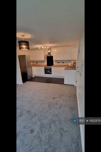 2 Bedroom Flat To Rent In Gabriel Court, Leeds, LS10