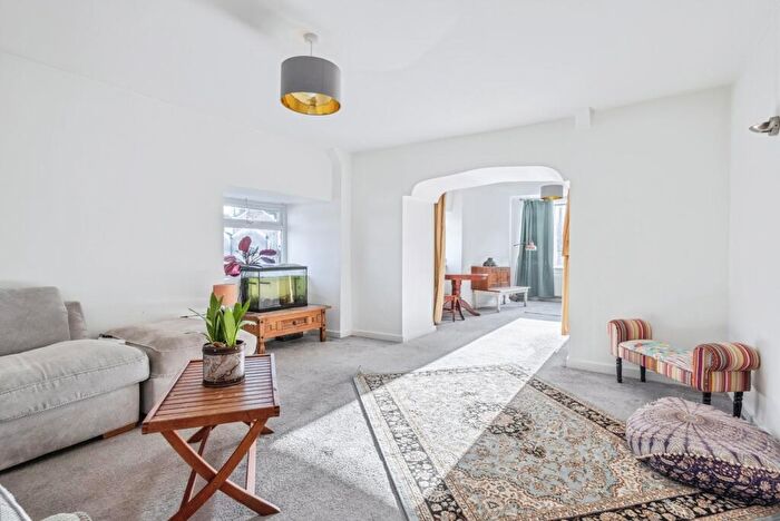 3 Bedroom Flat For Sale In West Street, Banwell, Somerset, BS29