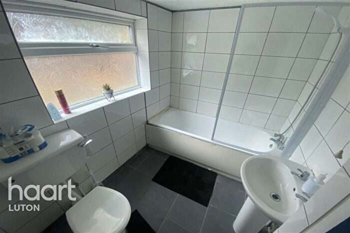 1 Bedroom Terraced House To Rent In Cambridge Street, Luton, LU1