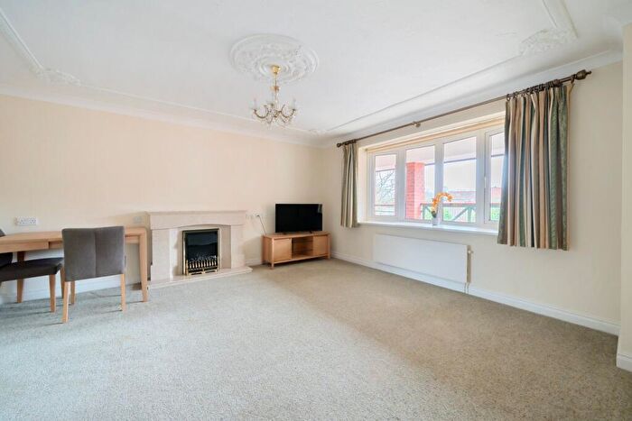 2 Bedroom Retirement Property For Sale In Deerhurst Court, Solihull, B91