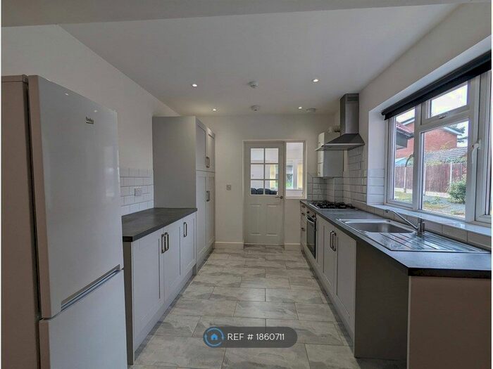 1 Bedroom Flat To Rent In Longmore Road, Solihull, B90