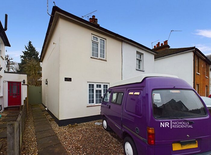 2 Bedroom Property To Rent In Pikes Hill, Epsom, Surrey., KT17