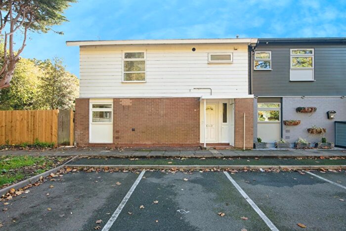 3 Bedroom End Terrace House For Sale In Belbroughton Close, Redditch, B98