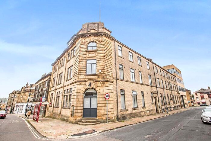 1 Bedroom Apartment To Rent In King Cross Street, Halifax, West Yorkshire, HX1