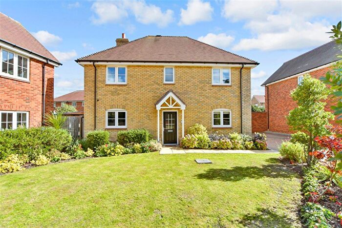 4 Bedroom Detached House For Sale In Lancefield Drive, Faversham, Faversham, Kent, ME13