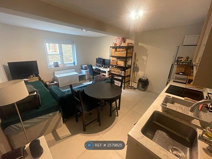 1 Bedroom Flat To Rent In Liberal House, London, SW9