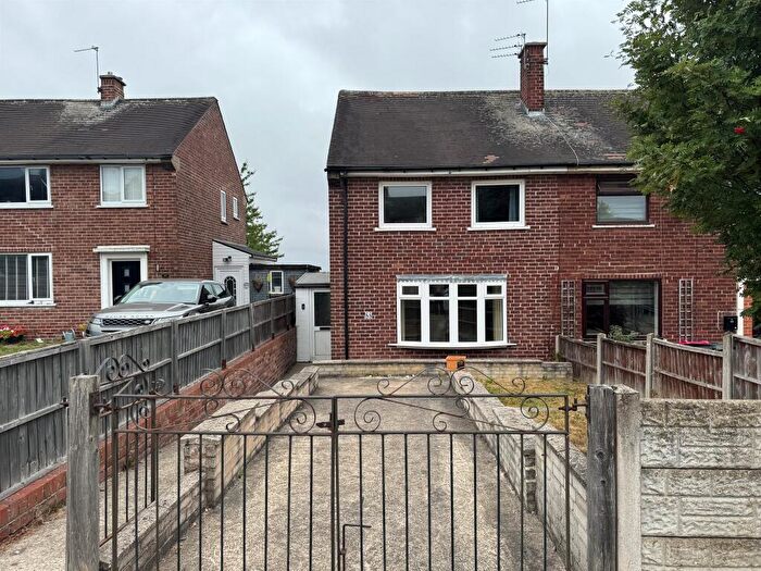 3 Bedroom End Of Terrace House For Sale In Roughwood Road, Rotherham, S61
