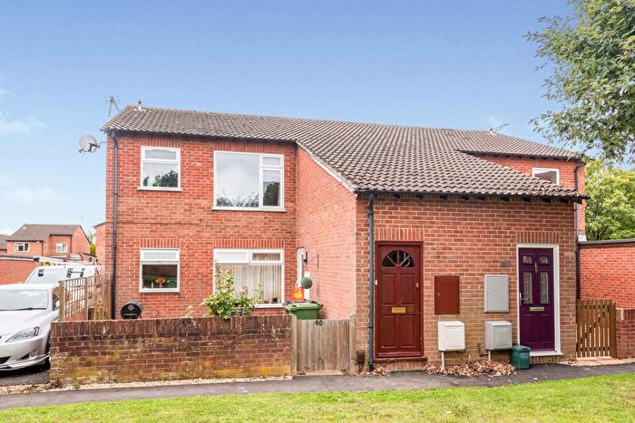 2 Bedroom Property To Rent In Sadlers Court, Abingdon, OX14