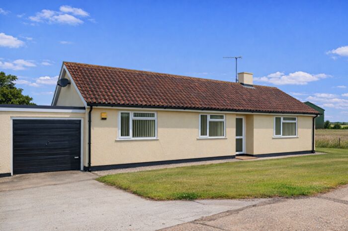 3 Bedroom Bungalow To Rent In Cherry Hill Bungalow, Thompsons Farm, Herringswell Road, Barton Mills, IP28