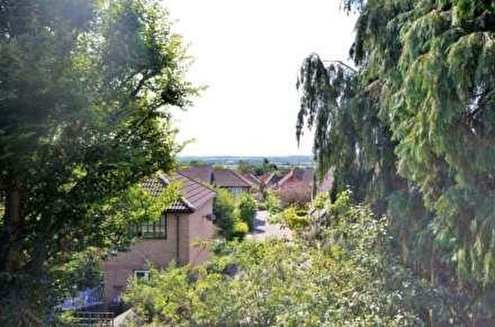 1 Bedroom Flat To Rent In Selworthy Close, Billericay, Essex, CM11