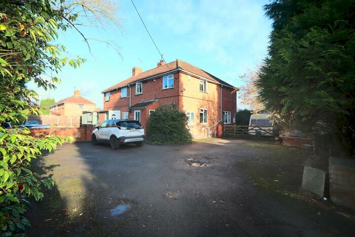 3 Bedroom Semi-Detached House For Sale In Worcester Road, Low Hill, Kidderminster, DY11