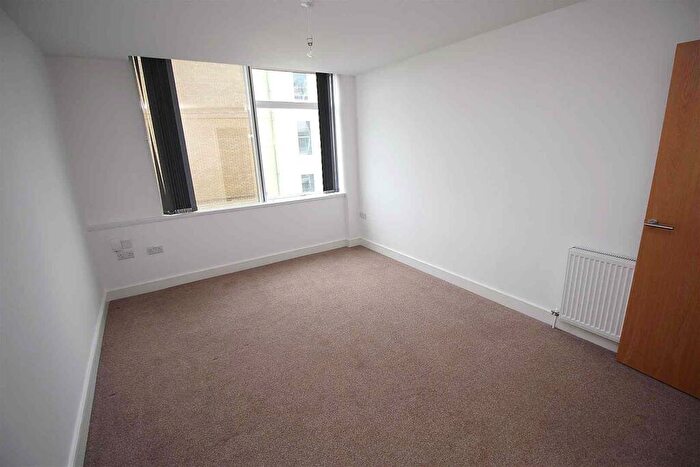 1 Bedroom Flat To Rent In London Road, Lowfield Heath, RH10
