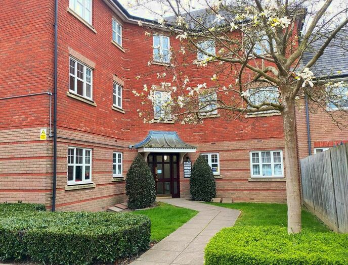 2 Bedroom Flat To Rent In Shillingford Close, London, NW7