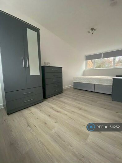 2 Bedroom Flat To Rent In Blenheim Walk Corby, Corby, NN18