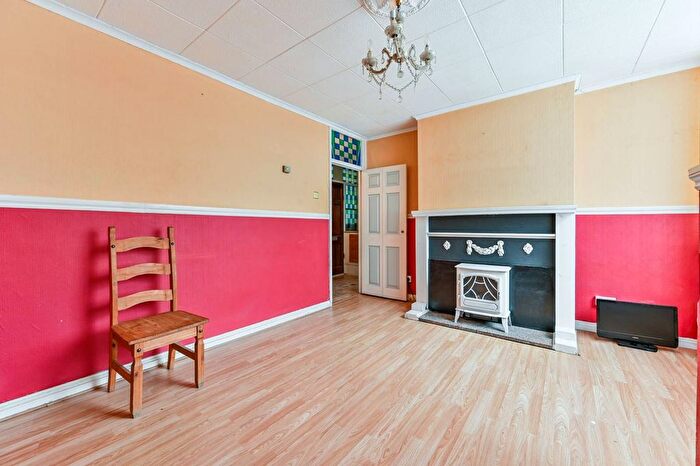 1 Bedroom Flat For Sale In Buxton Court, Thoresby Street, Old Street, London, N1