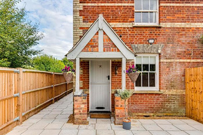 2 Bedroom End Of Terrace House To Rent In Arlesey Road, Ickleford, Hitchin, SG5