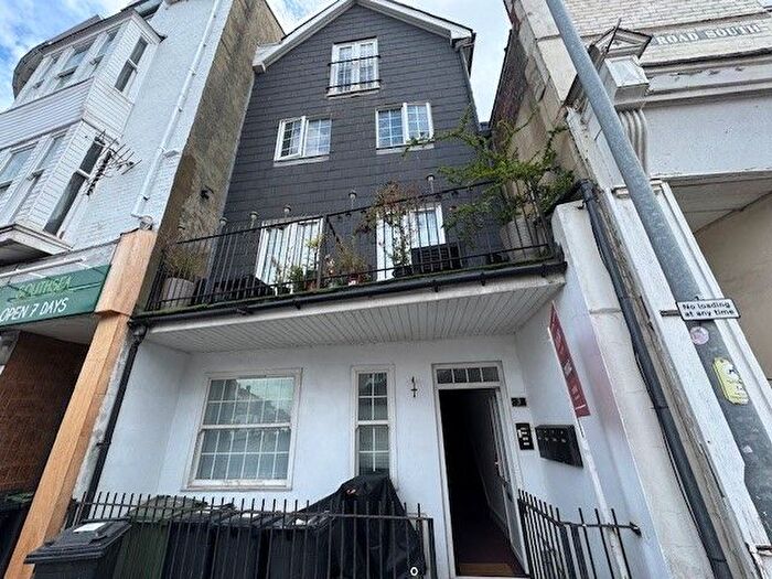 2 Bedroom Flat To Rent In Victoria Road South, Southsea, PO5