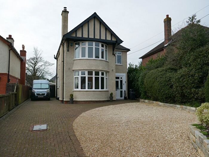 3 Bedroom Detached House For Sale In Marsh Lane, Yeovil, BA21