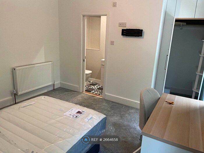 5 Bedroom Terraced House To Rent In Oakwood Road, Brynmill, Swansea, SA2