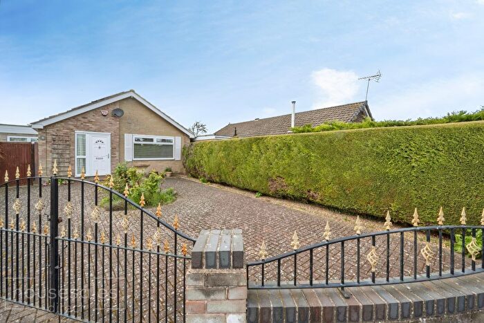 3 Bedroom Detached Bungalow For Sale In Weir Close Westwoodside, Doncaster, DN9