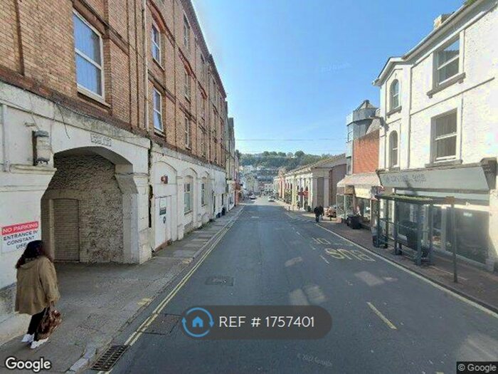 2 Bedroom Flat To Rent In Market Street, Torquay, TQ1