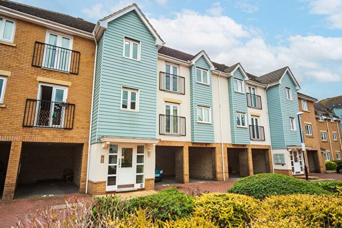 2 Bedroom Flat To Rent In Sherwood Avenue, Larkfield, ME20