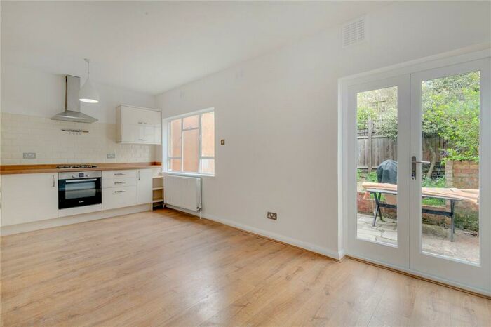 3 Bedroom House To Rent In Dagmar Terrace, Islington, N1