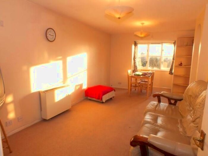 2 Bedroom Flat To Rent In Anderson Close, London, W3