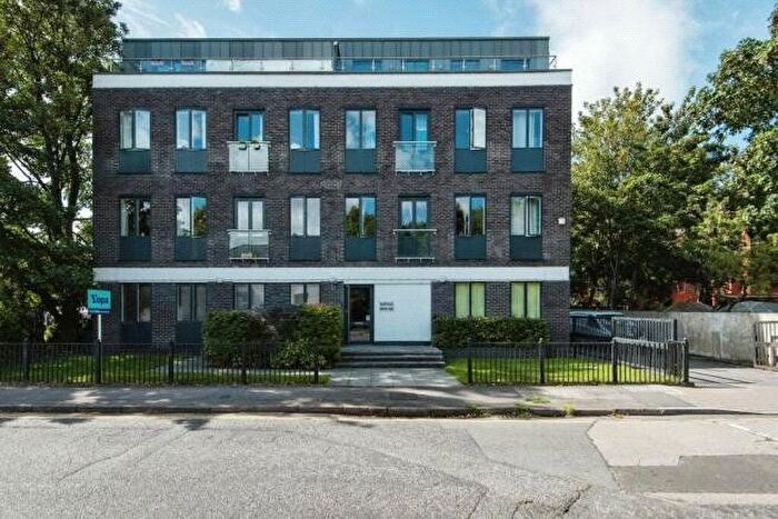 2 Bedroom Flat For Sale In Browells Lane, Feltham, TW13