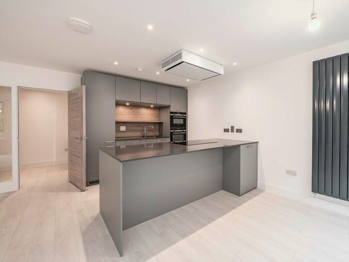 3 Bedroom Terraced House To Rent In Shoemakers Close, Edinburgh, EH8