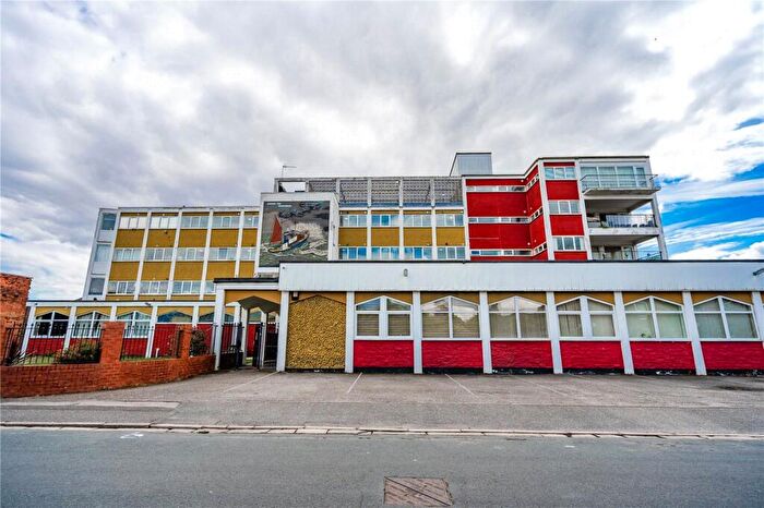 2 Bedroom Apartment For Sale In Hope House, Hope Street, Grimsby, DN32