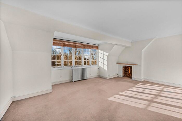 2 Bedroom Flat For Sale In Ferncroft Avenue, Hampstead, NW3