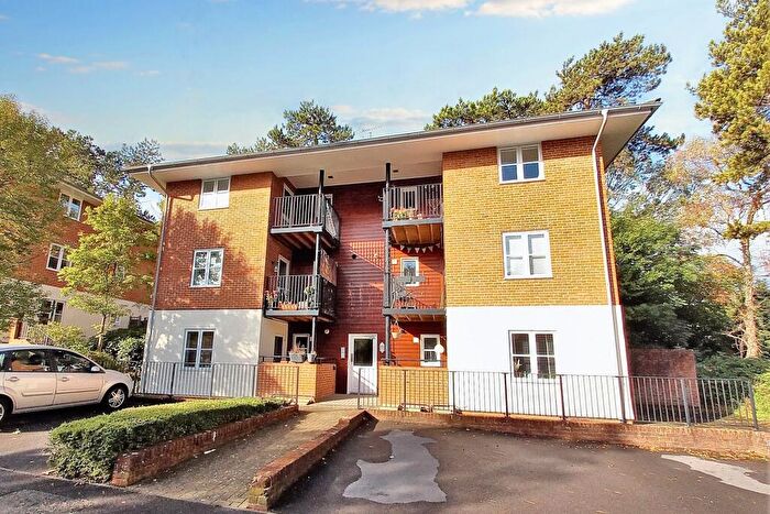 2 Bedroom Flat For Sale In St Cross, SO23