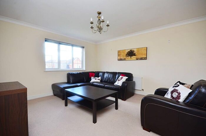 2 Bedroom Flat To Rent In East Road, Wimbledon, London, SW19