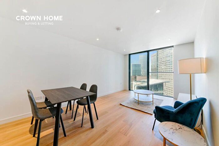 1 Bedroom Apartment To Rent In South Quay Plaza, Hampton Tower, Marsh Wall, Canary Wharf, E14