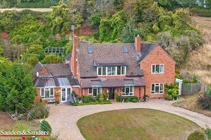 6 Bedroom Detached House For Sale In Holberrow Green, Redditch, B96