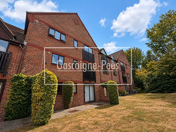 2 Bedroom Flat To Rent In Albury Road, Guildford, GU1