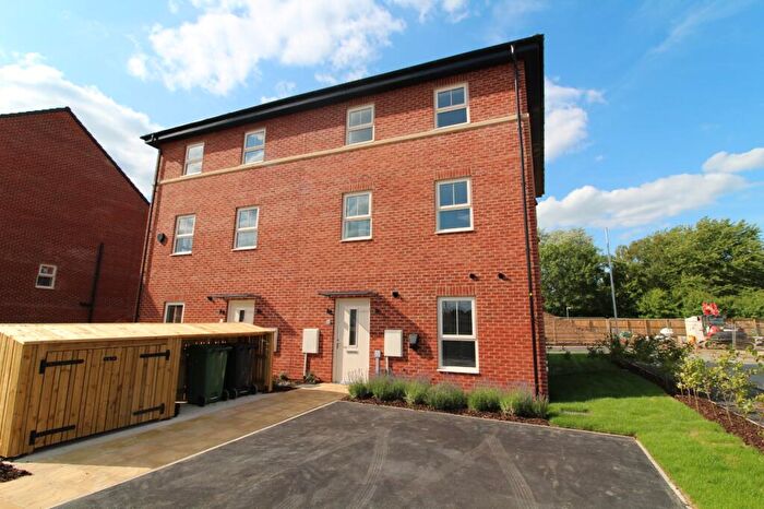 2 Bedroom End Of Terrace House To Rent In Mary Carter Street, Crossgates, Leeds, West Yorkshire, LS15