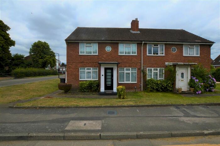 2 Bedroom Maisonette To Rent In Clive Court, Chalvey, Slough, SL1