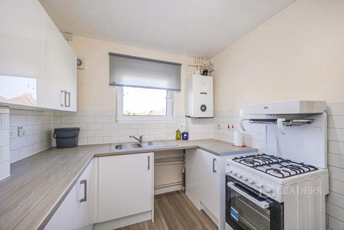 2 Bedroom Flat To Rent In London Road, Portsmouth, Hampshire, PO2
