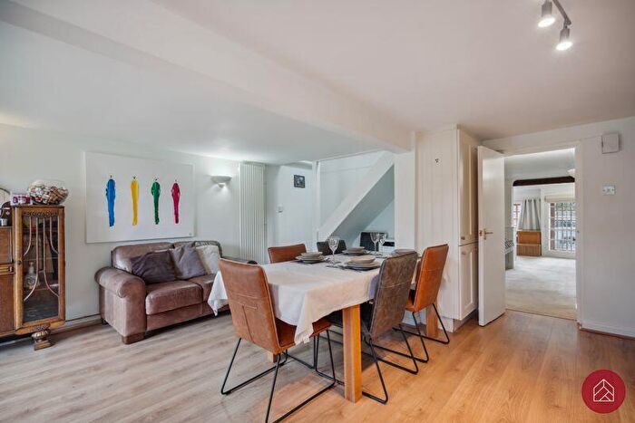 3 Bedroom Terraced House For Sale In High Street, Swindon, SN6