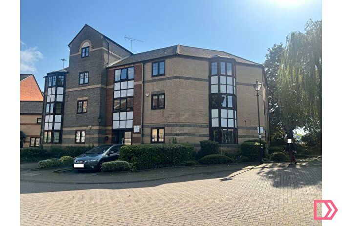 3 Bedroom Flat To Rent In New Bright Street, Reading, RG1