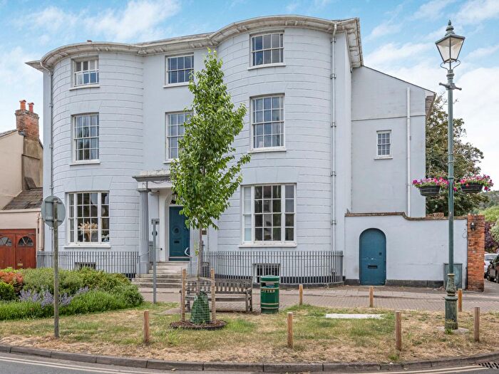 2 Bedroom Flat For Sale In Northfield End, Henley-On-Thames, RG9