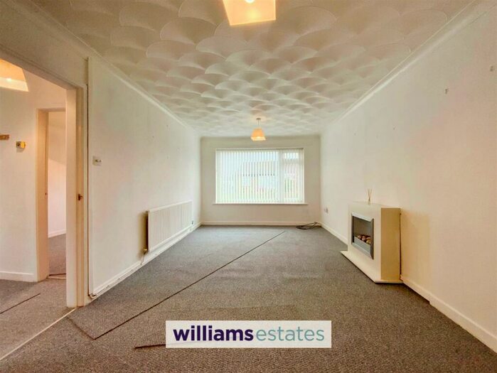 2 Bedroom SemiDetached Bungalow For Sale In Gelli For, Rhyl, LL18