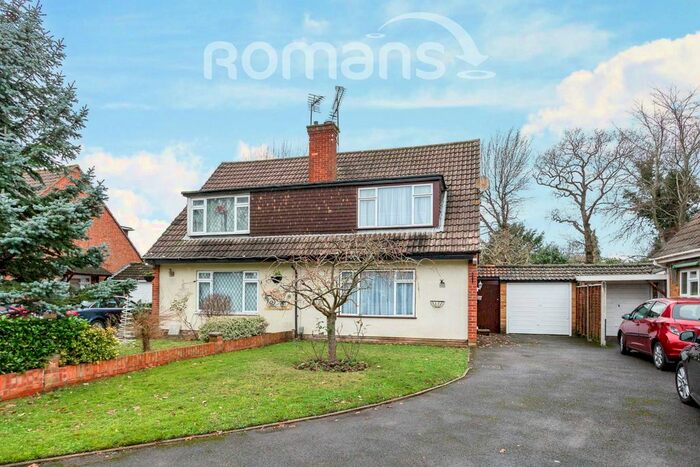 3 Bedroom Semi-Detached House To Rent In Olde Farm Drive, Blackwater, Camberley GU17