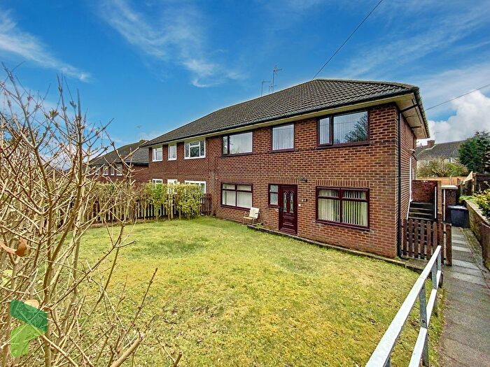 2 Bedroom Flat To Rent In Birch Hall Avenue, Darwen, BB3