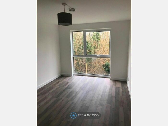 1 Bedroom Flat To Rent In London Colney, St Albans, AL2